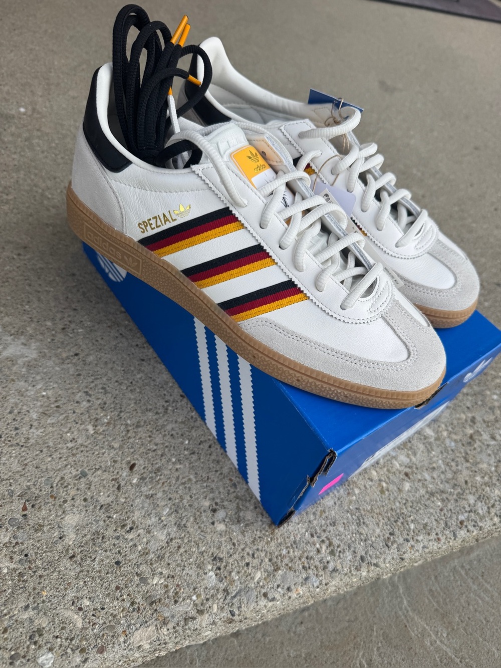 Adidas 7.5M / 8.5W FIFA Handball Sezial